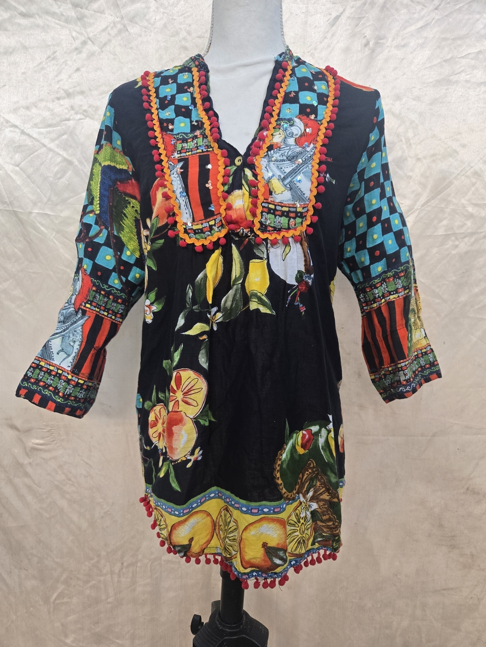 ANTICA SANTORIA Black Floral & Citrus Embroidered V‑Neck Tunic